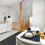 Apartmán Two-level With Air Conditioning And Workspace Close To The Center By Renters Poznaň