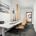 Two-level With Air Conditioning And Workspace Close To The Center By Renters Apartmán