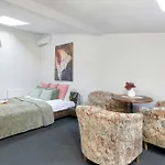 Apartmán Two-level With Air Conditioning And Workspace Close To The Center By Renters *