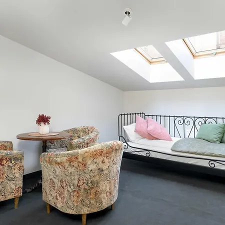 Apartman Two-level With Air Conditioning And Workspace Close To The Center By Renters Poznań