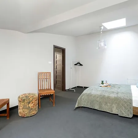 Two-level With Air Conditioning And Workspace Close To The Center By Renters Apartman Poznań
