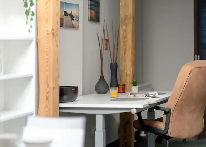 Two-level With Air Conditioning And Workspace Close To The Center By Renters Poznan