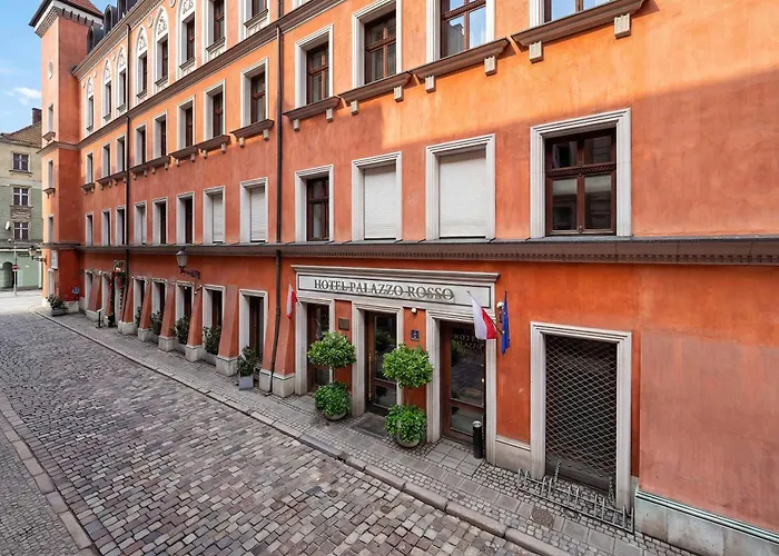 Two-level With Air Conditioning And Workspace Close To The Center By Renters Apartment Poznan